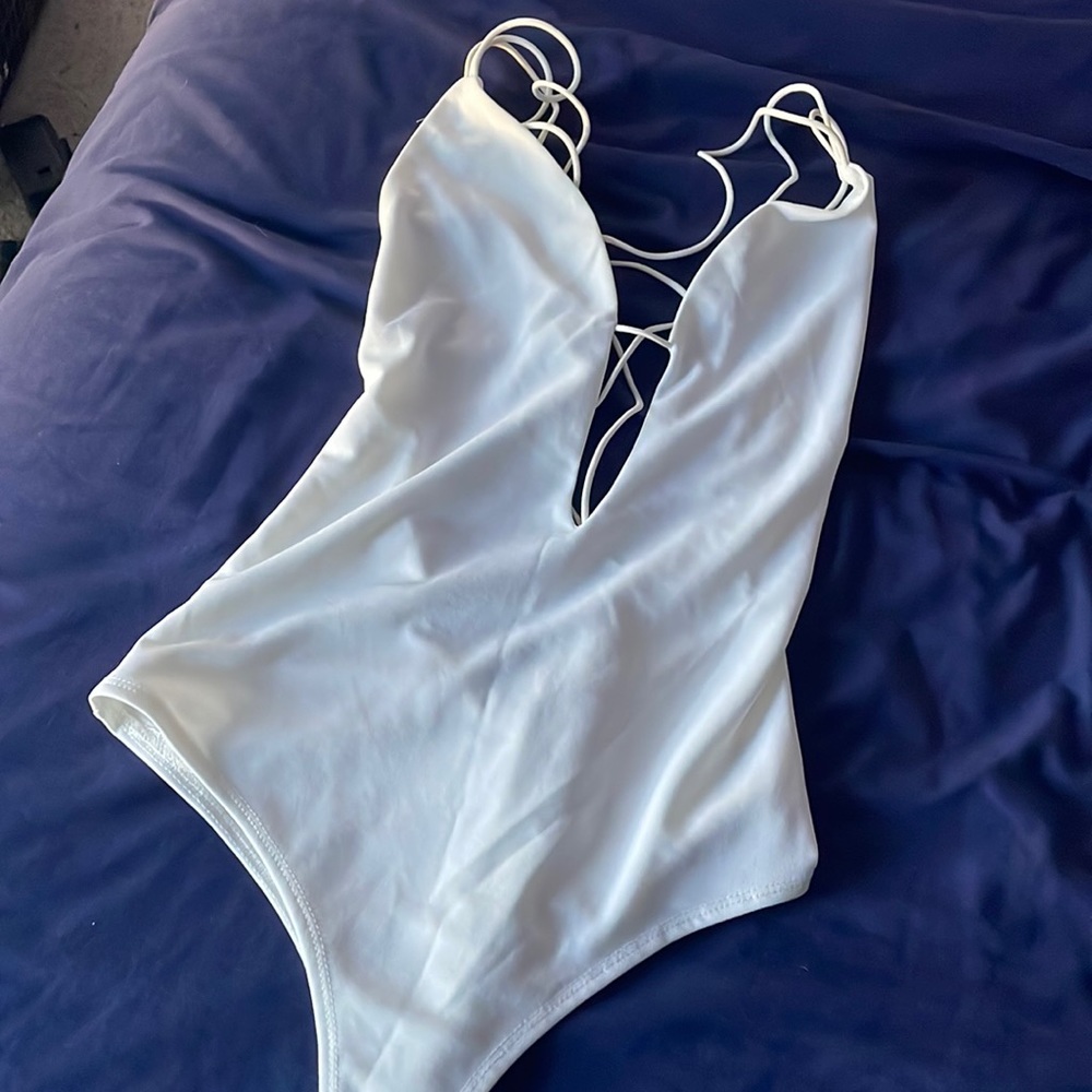 MAKE AN OFFER!! Forever 21 white bodysuit